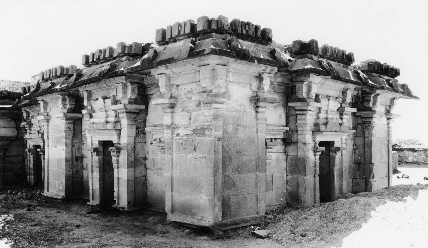Isvara temple, Lokikere, Karnataka