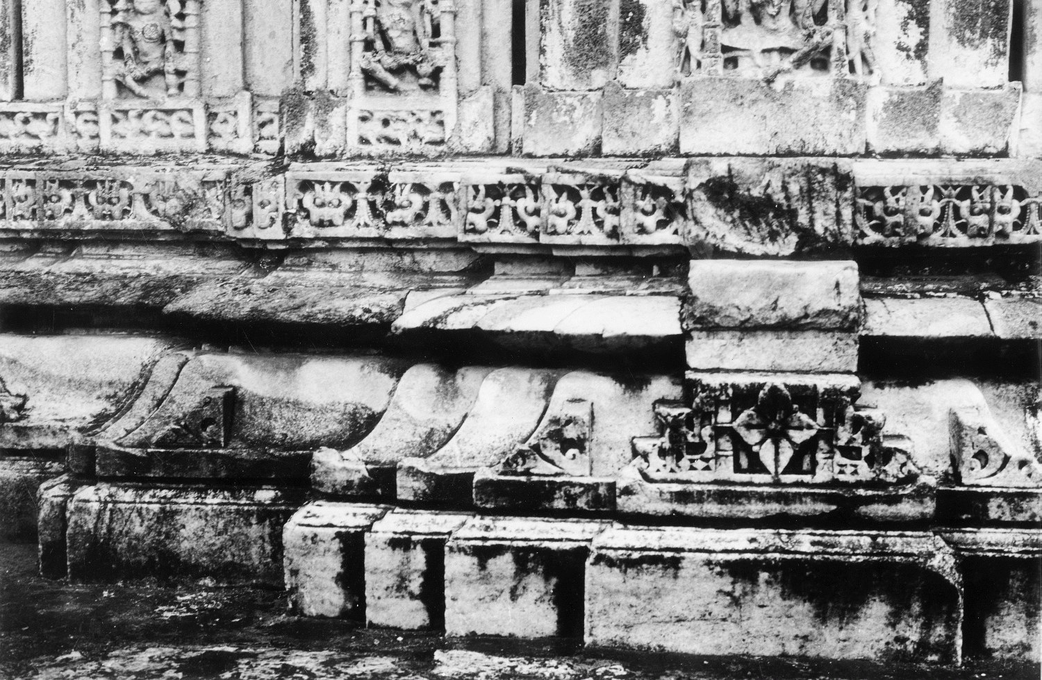 Santinatha Temple, Ahar