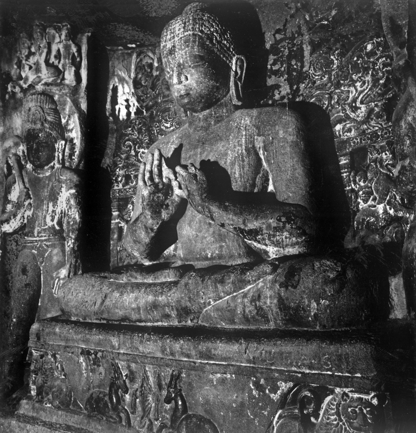 Cave 06, Ajanta, Aurangabad, Maharashtra
