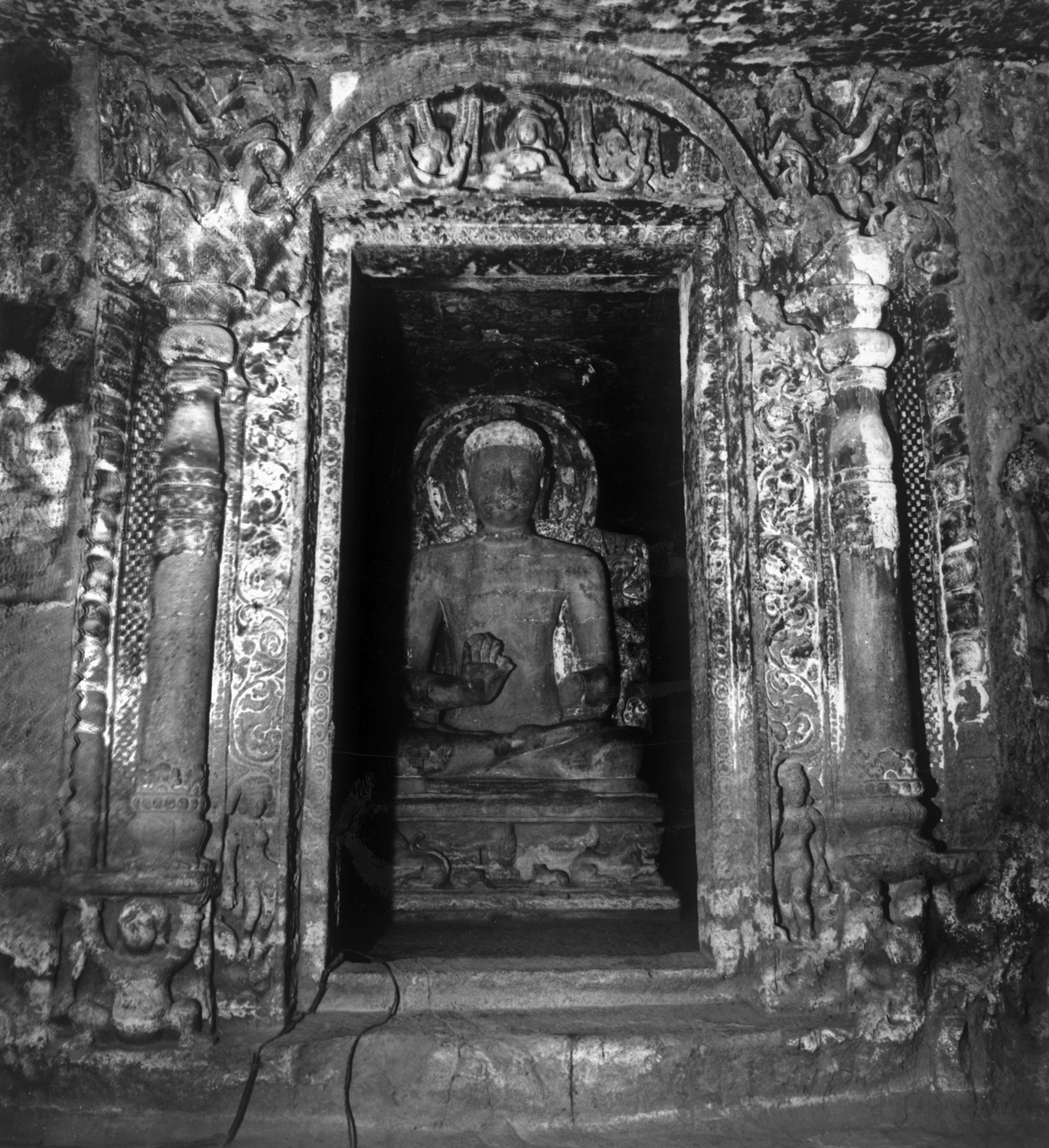 Cave 06, Ajanta, Aurangabad, Maharashtra