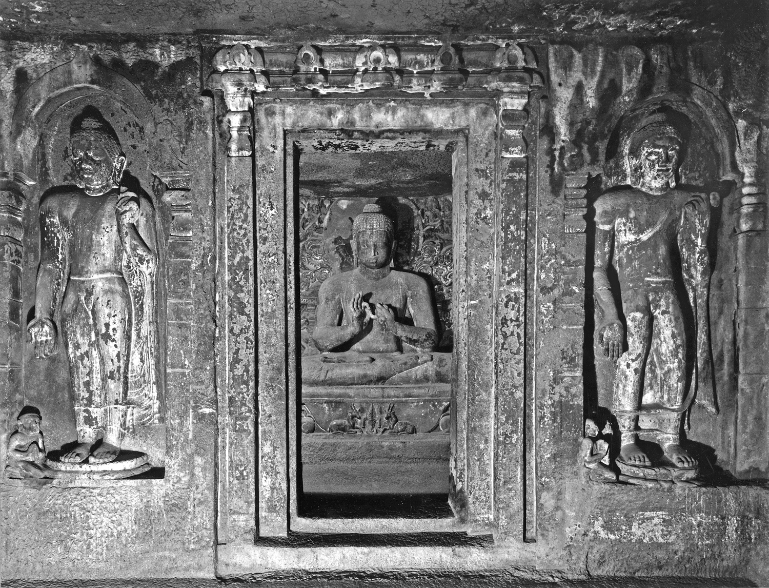Cave 06, Ajanta, Aurangabad, Maharashtra