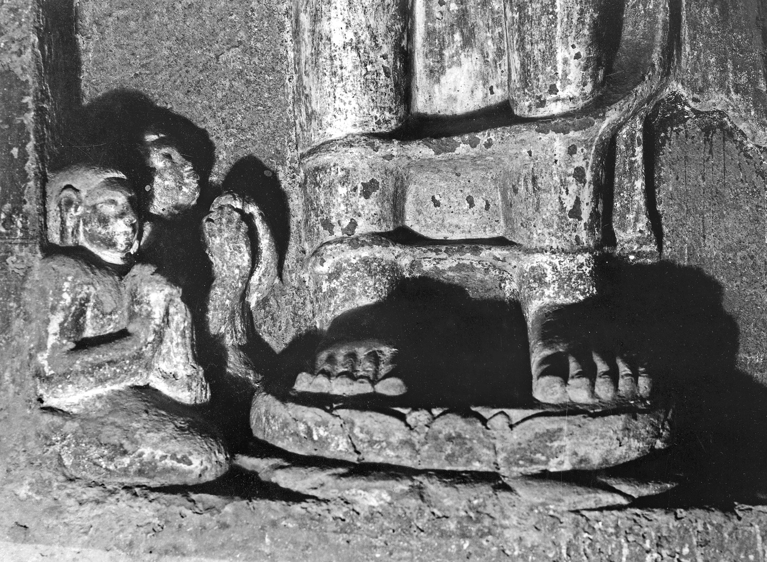 Cave 06, Ajanta, Aurangabad, Maharashtra