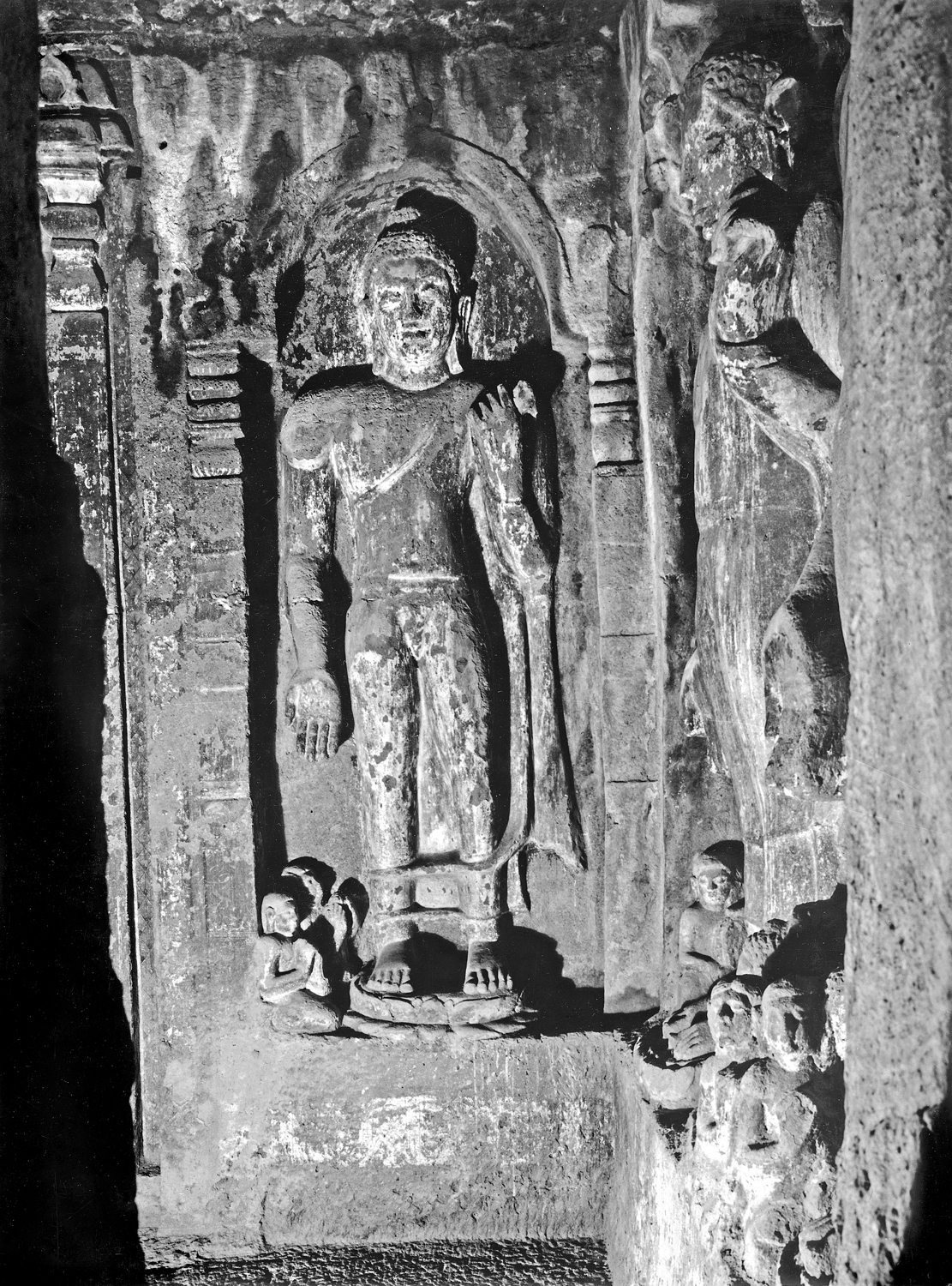 Cave 06, Ajanta, Aurangabad, Maharashtra