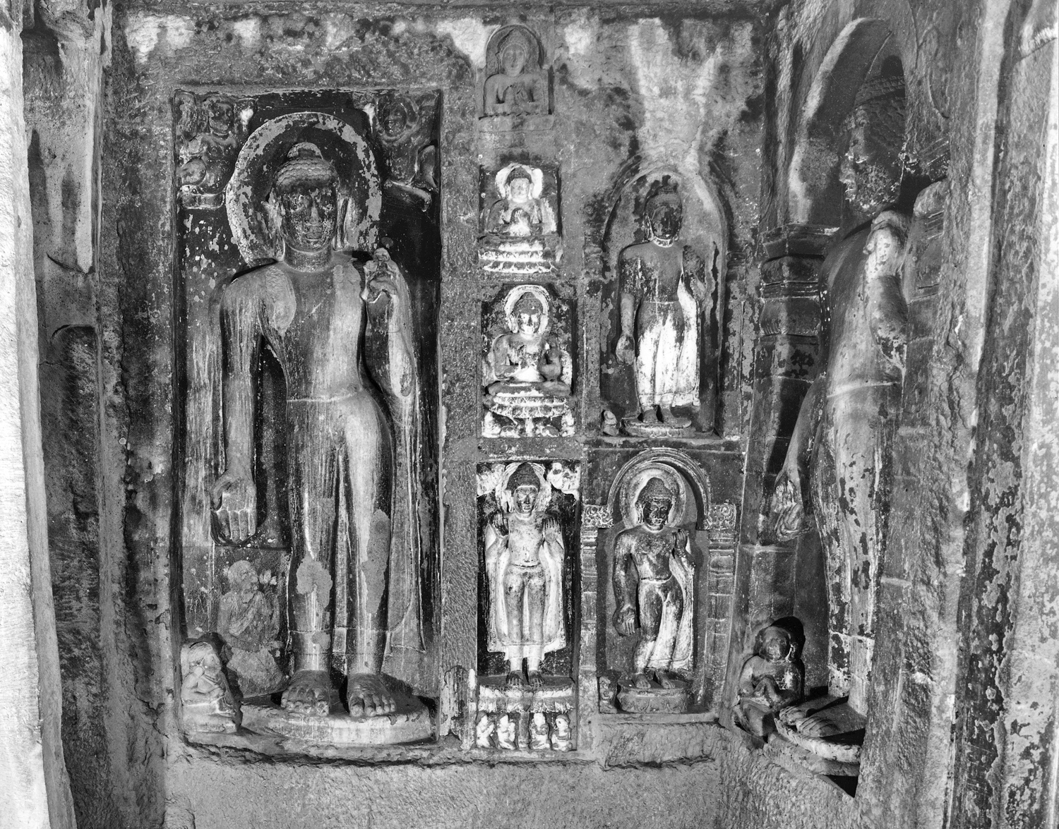 Cave 06, Ajanta, Aurangabad, Maharashtra
