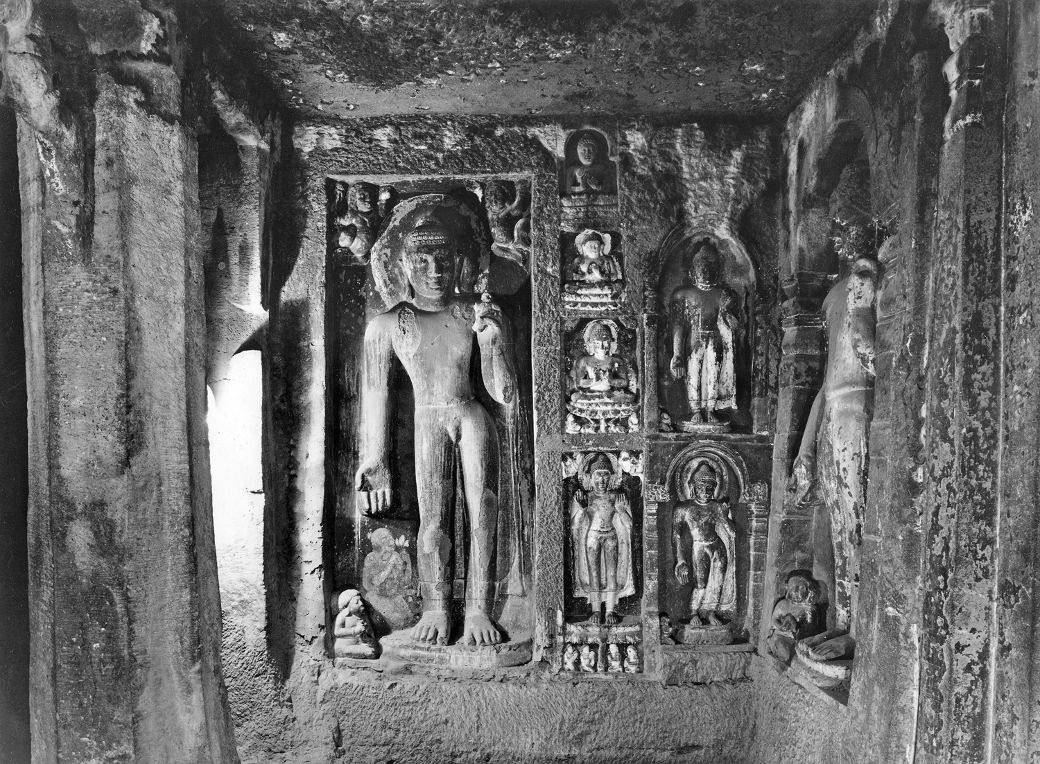 Cave 06, Ajanta, Aurangabad, Maharashtra