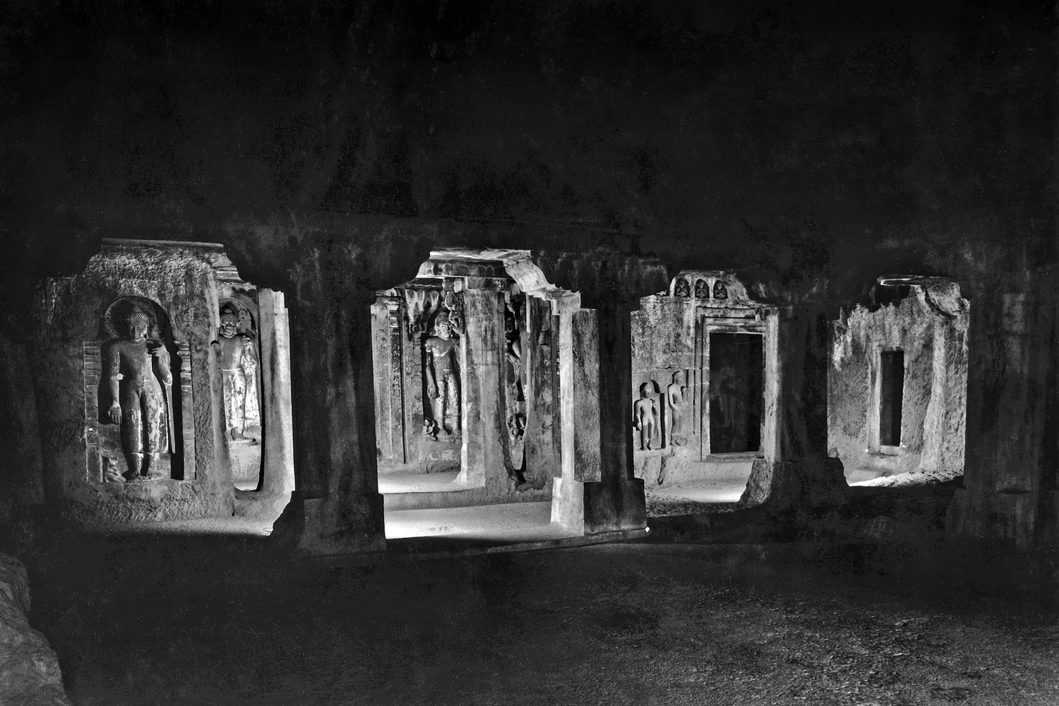 Cave 06, Ajanta, Aurangabad, Maharashtra