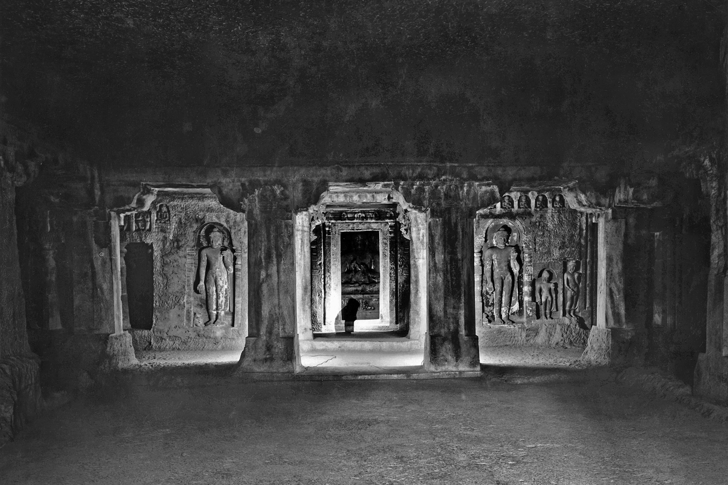 Cave 06, Ajanta, Aurangabad, Maharashtra