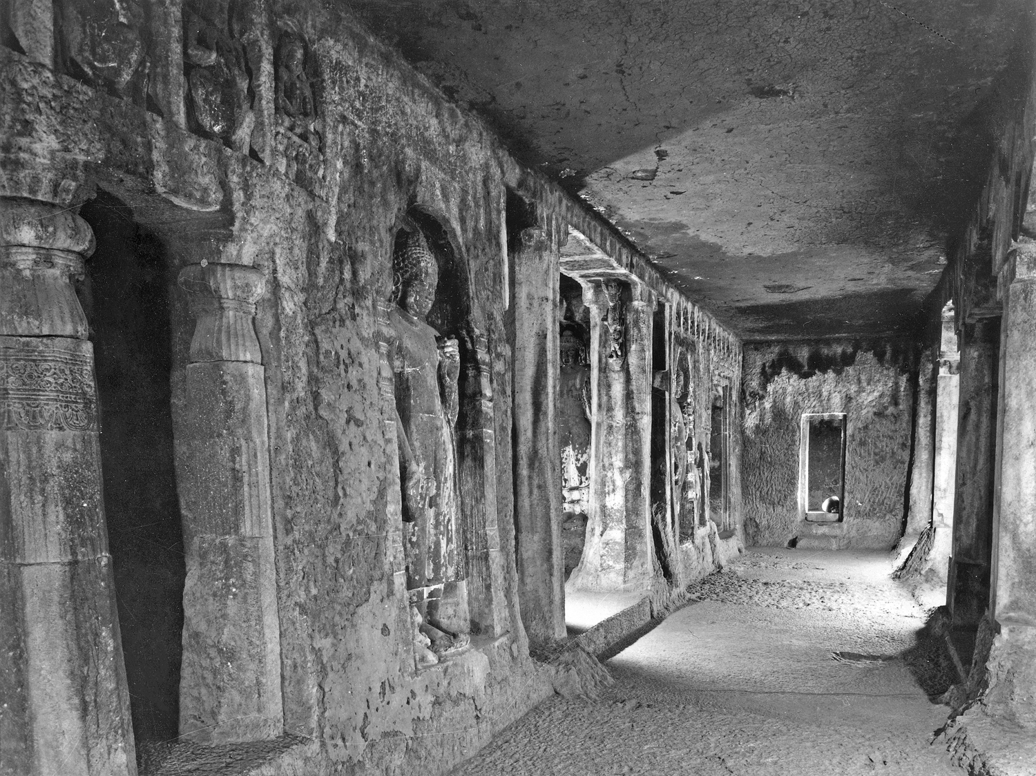 Cave 06, Ajanta, Aurangabad, Maharashtra