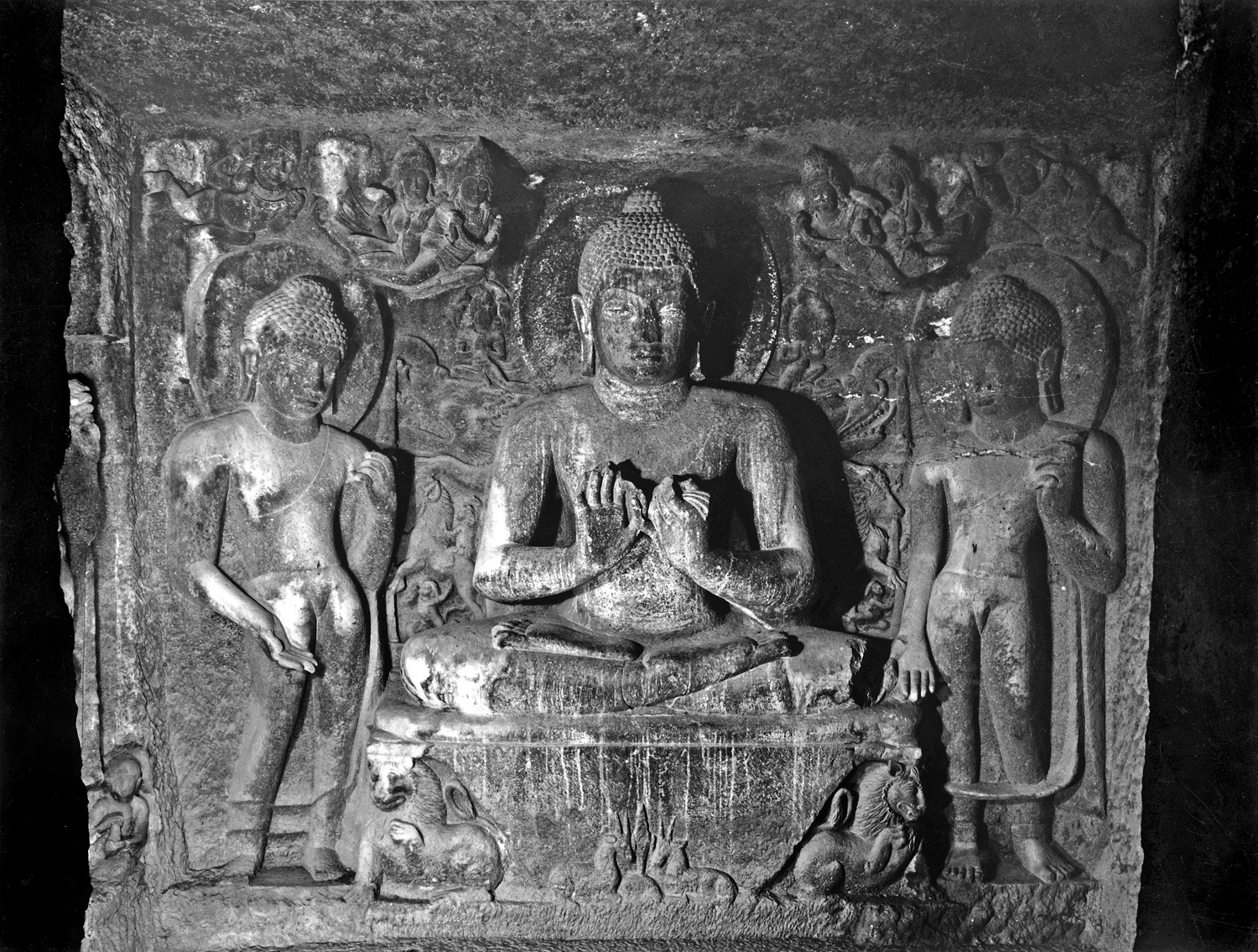 Cave 06, Ajanta, Aurangabad, Maharashtra