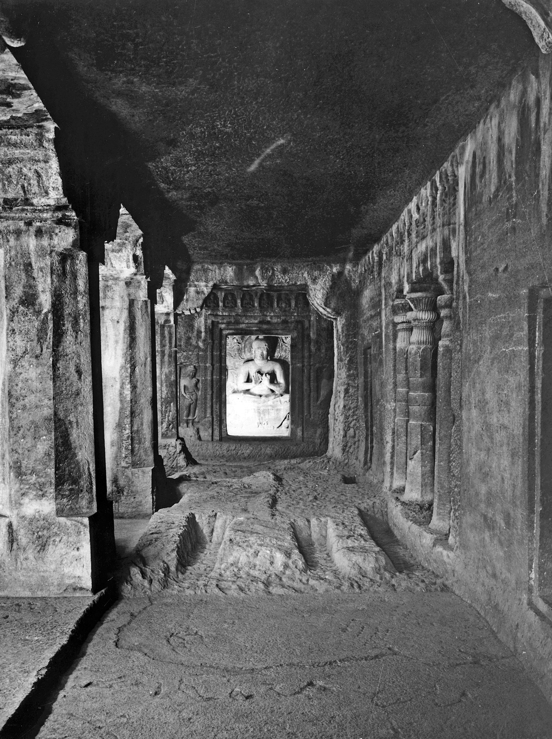Cave 06, Ajanta, Aurangabad, Maharashtra