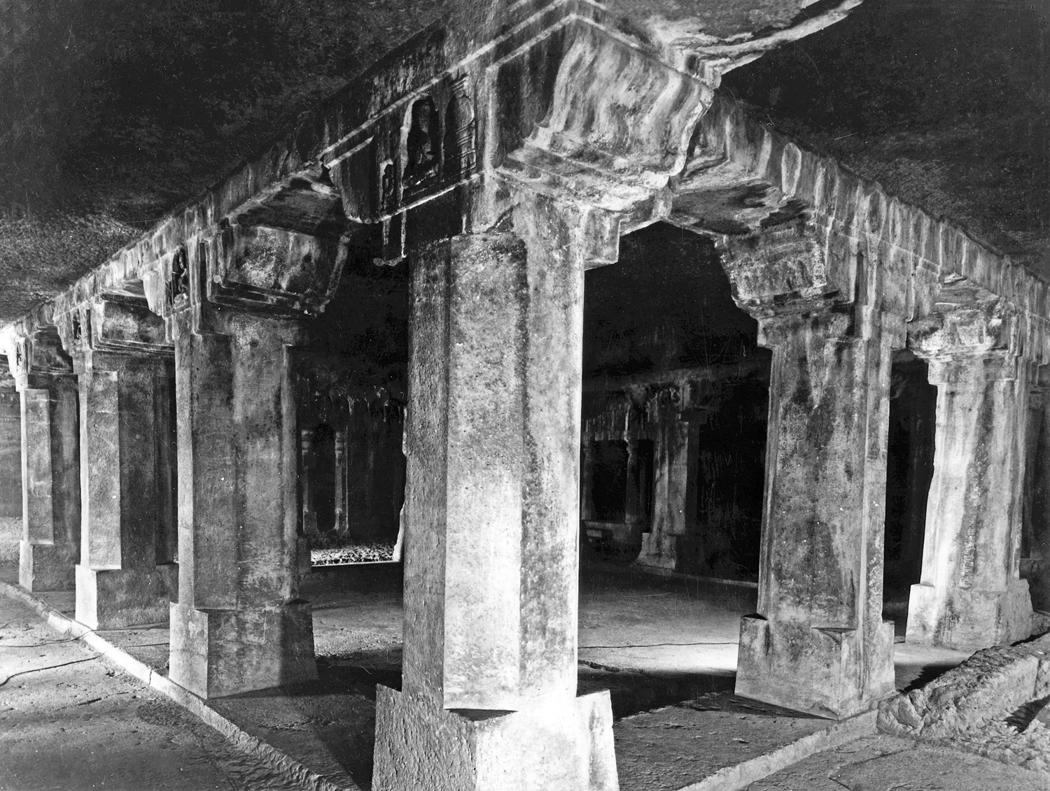 Cave 06, Ajanta, Aurangabad, Maharashtra