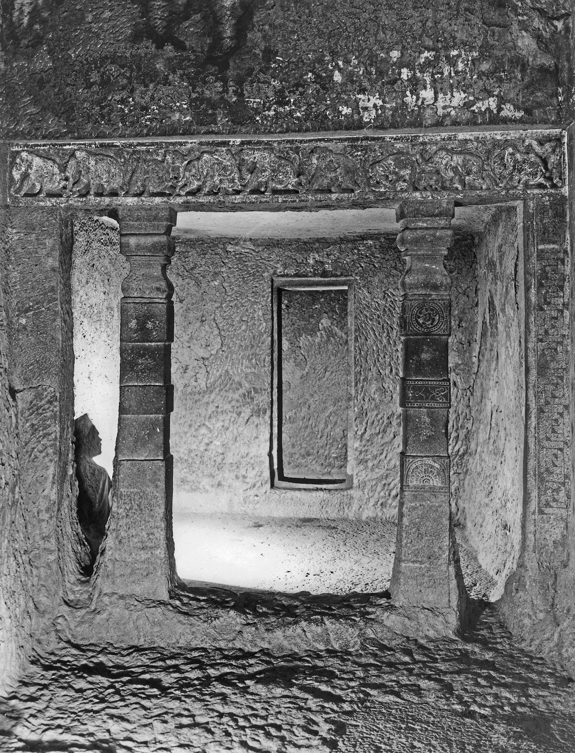 Cave 06, Ajanta, Aurangabad, Maharashtra