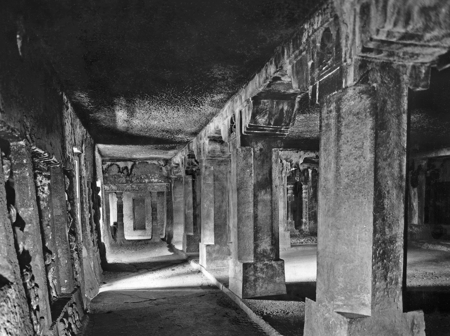 Cave 06, Ajanta, Aurangabad, Maharashtra