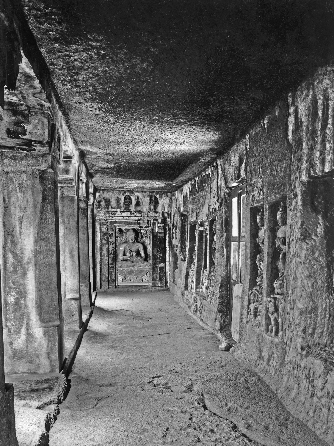 Cave 06, Ajanta, Aurangabad, Maharashtra