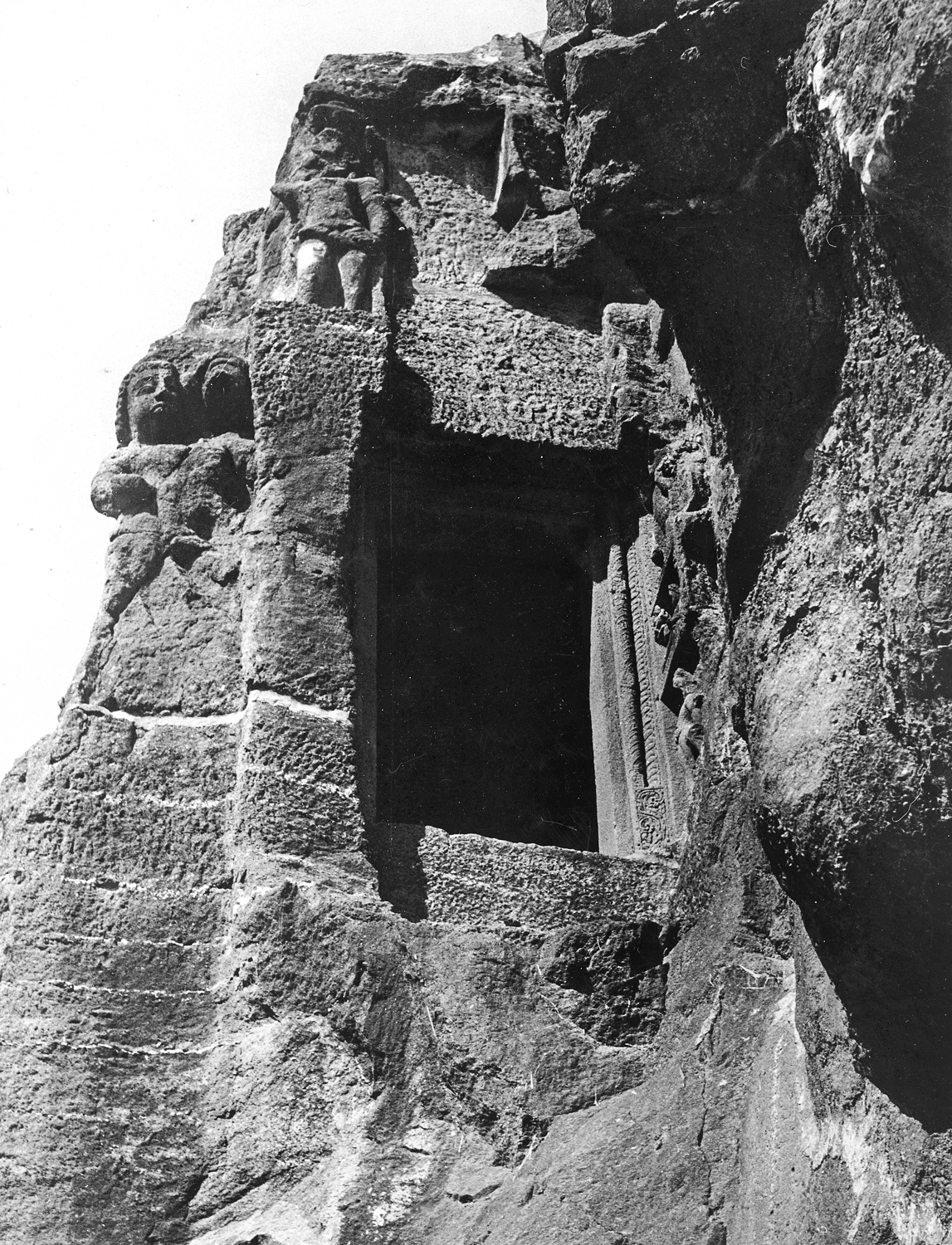 Cave 06, Ajanta, Aurangabad, Maharashtra