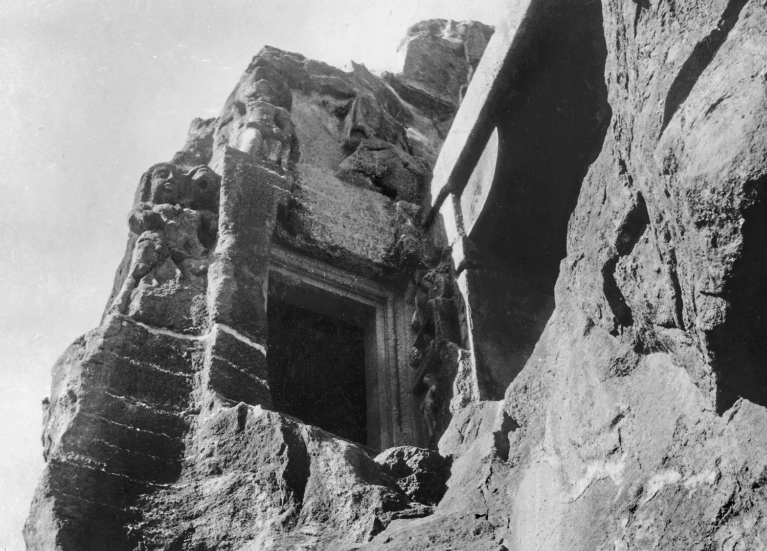 Cave 06, Ajanta, Aurangabad, Maharashtra