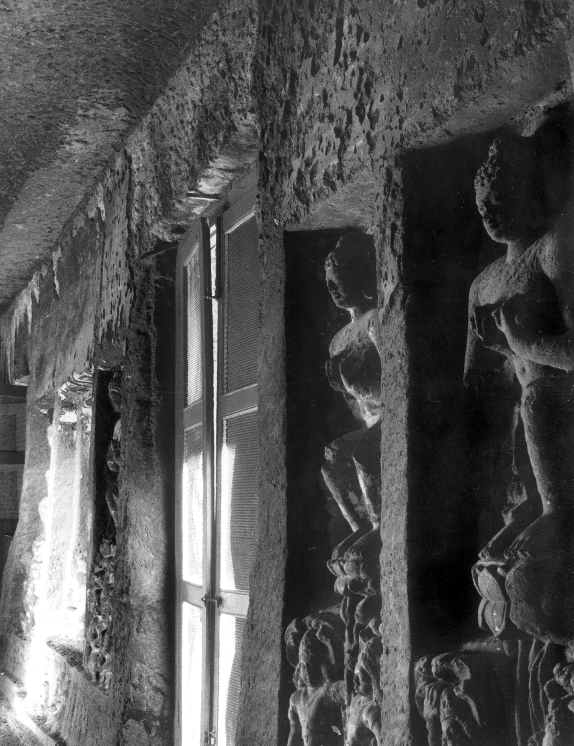 Cave 06, Ajanta, Aurangabad, Maharashtra