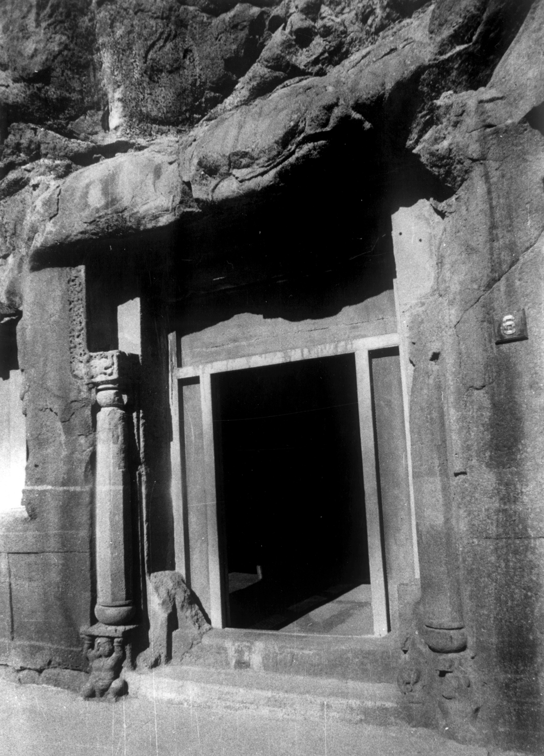 Cave 06, Ajanta, Aurangabad, Maharashtra