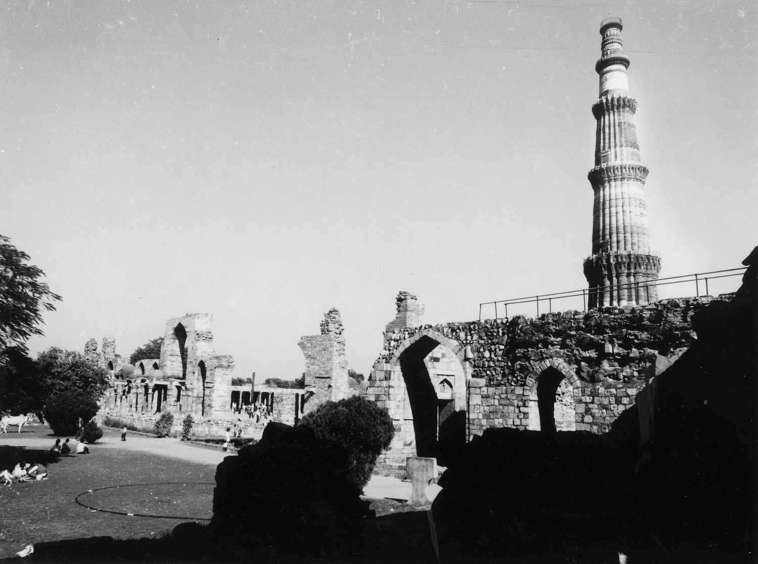 Qutb complex, Mehrauli
