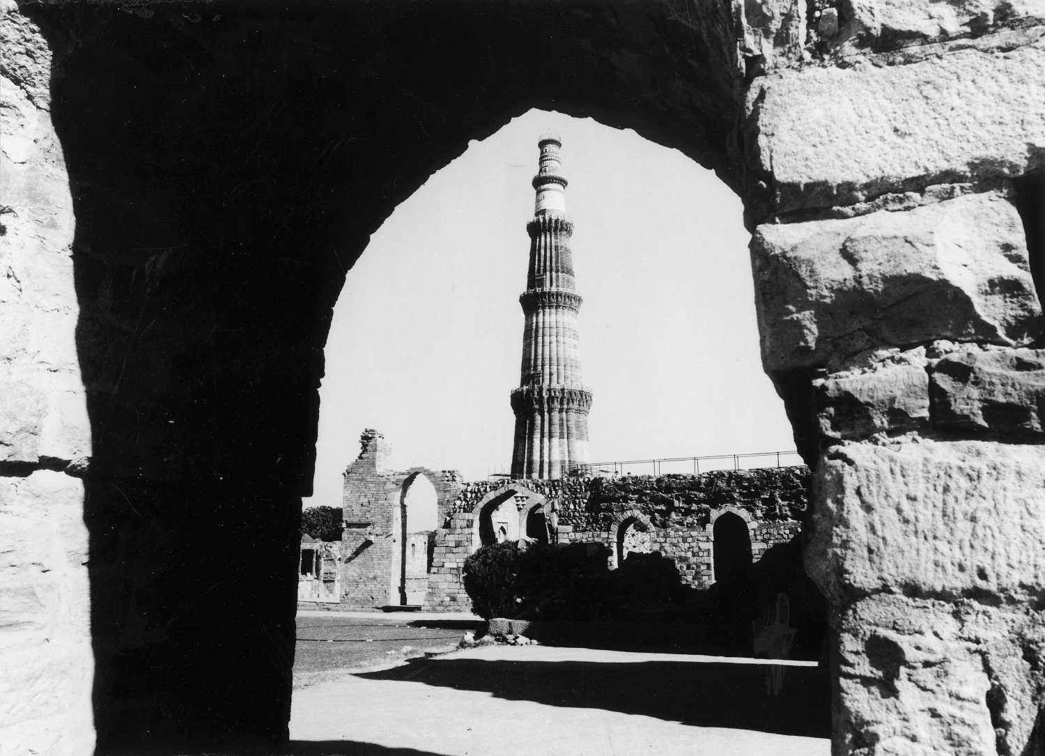 Qutb complex, Mehrauli