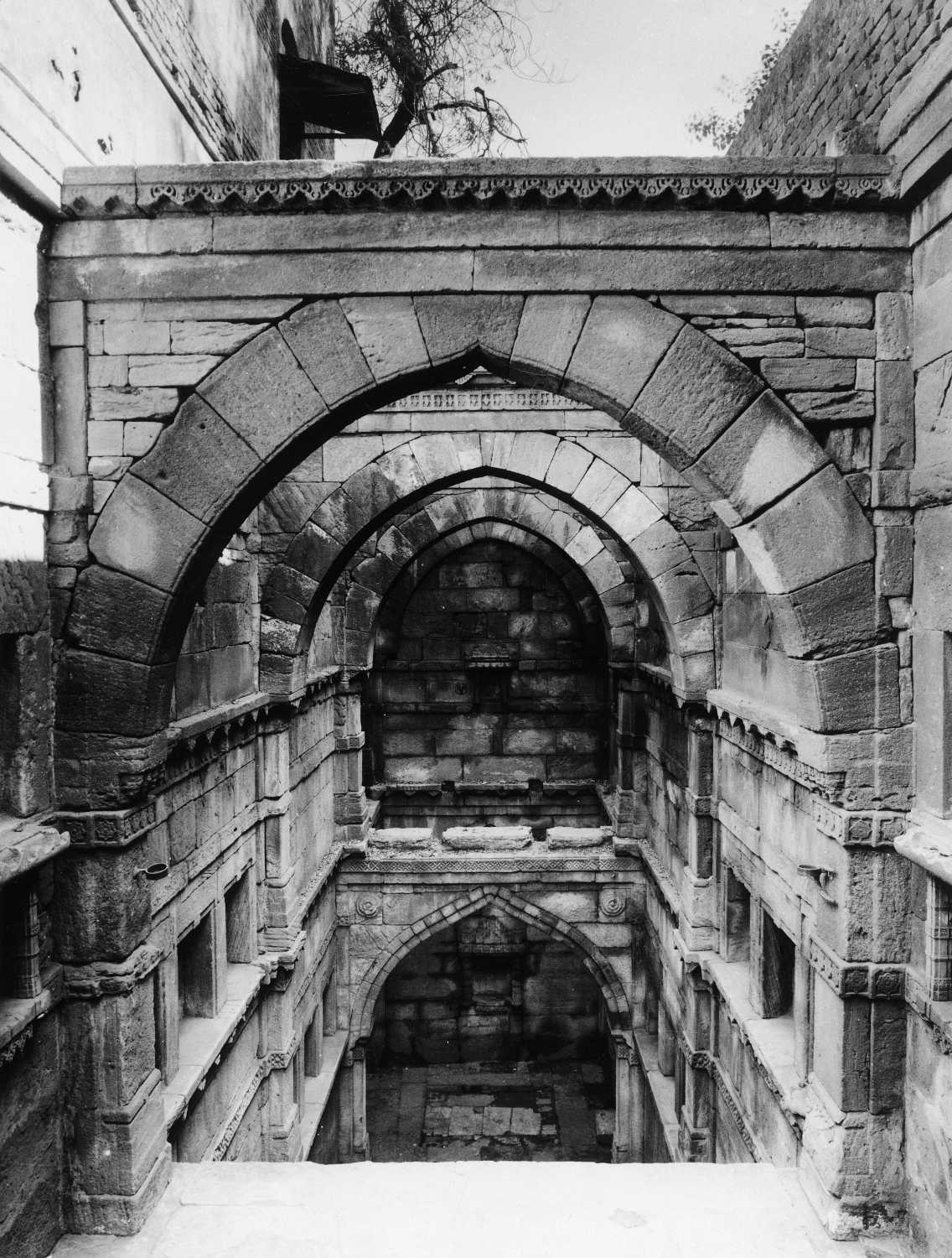 Amritvarsini vav