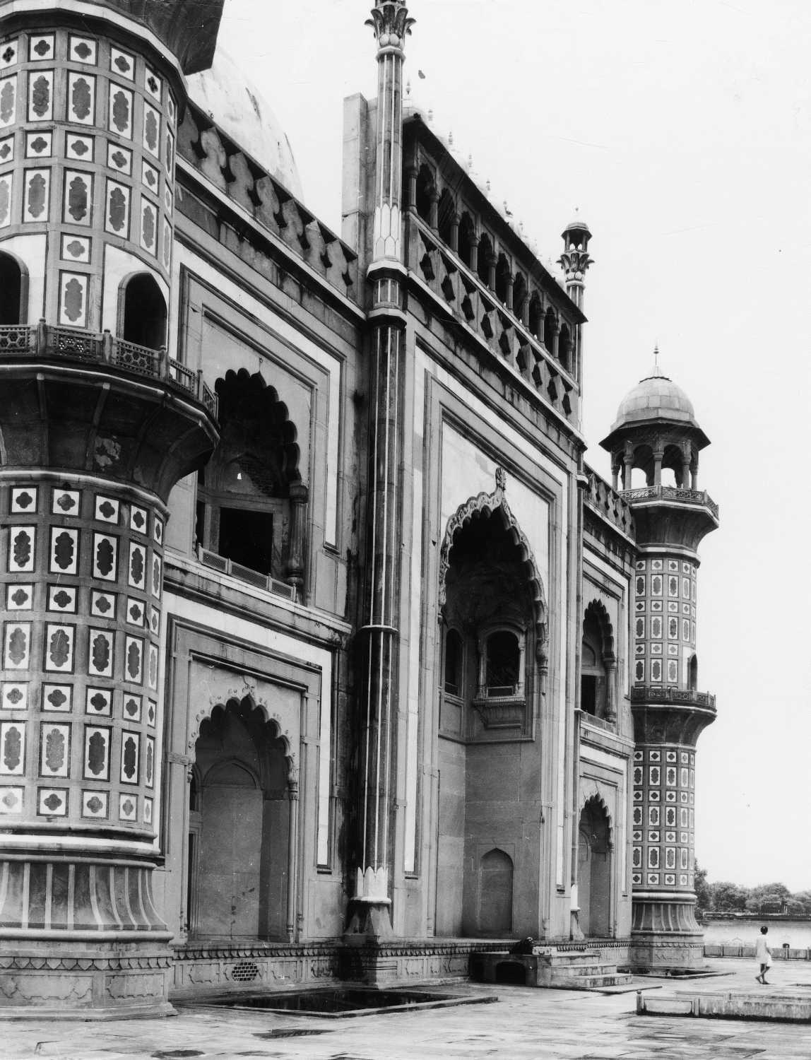 Tomb of Safdar-Jang, Delhi
