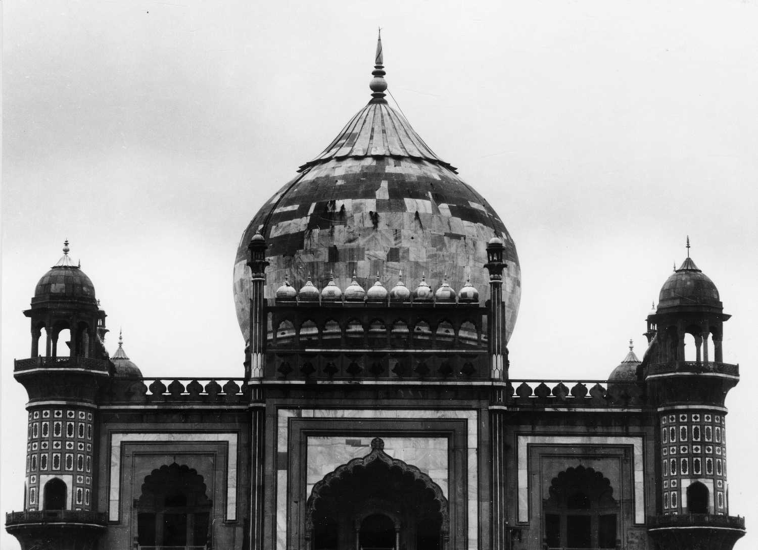 Tomb of Safdar-Jang, Delhi