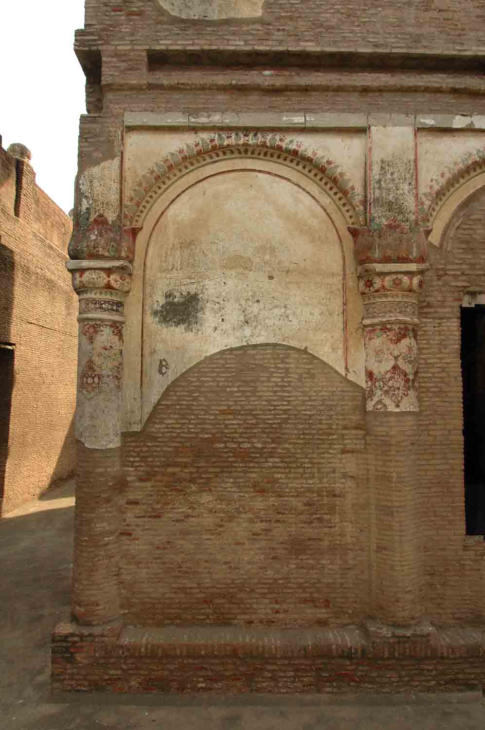 Baradari, Batala
