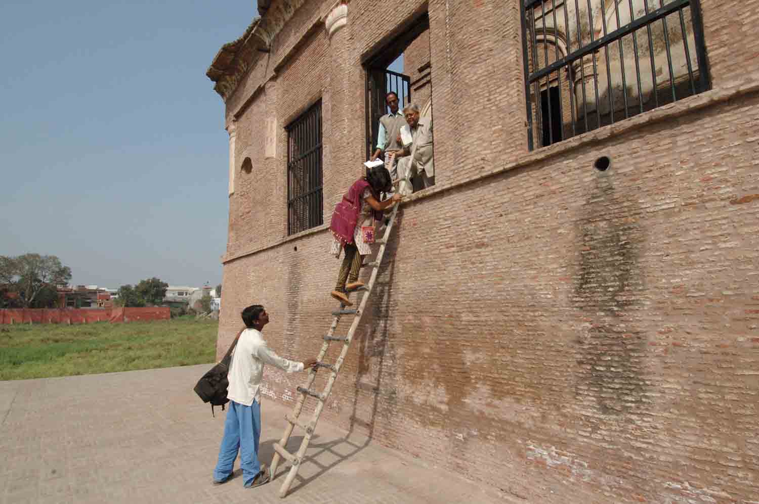 Baradari, Batala