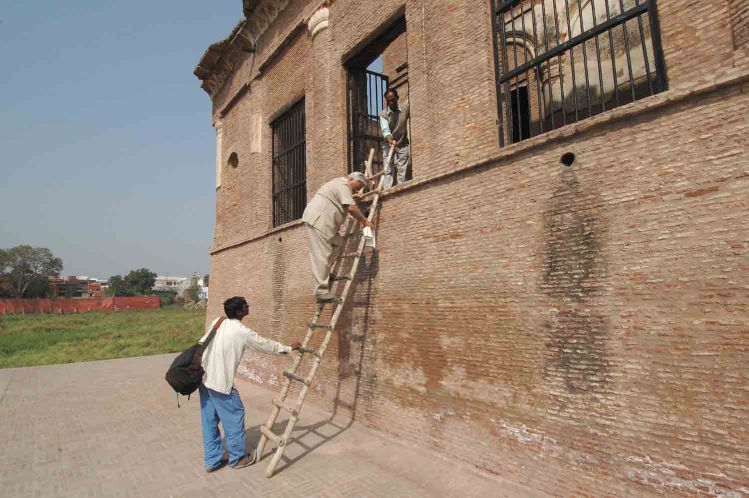Baradari, Batala