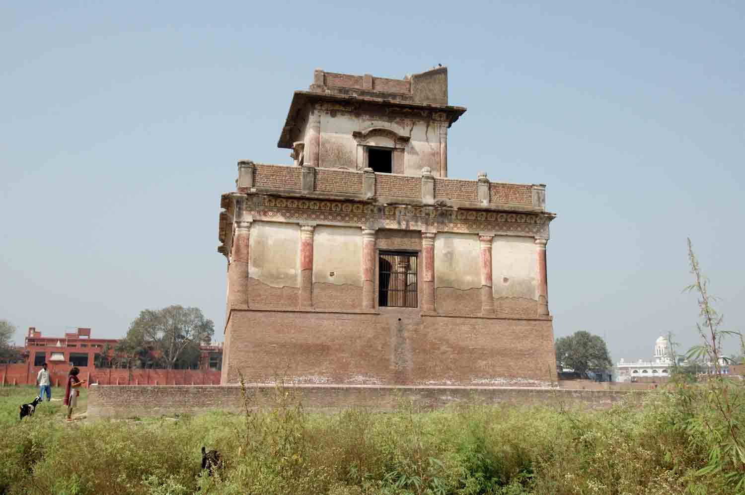 Baradari, Batala