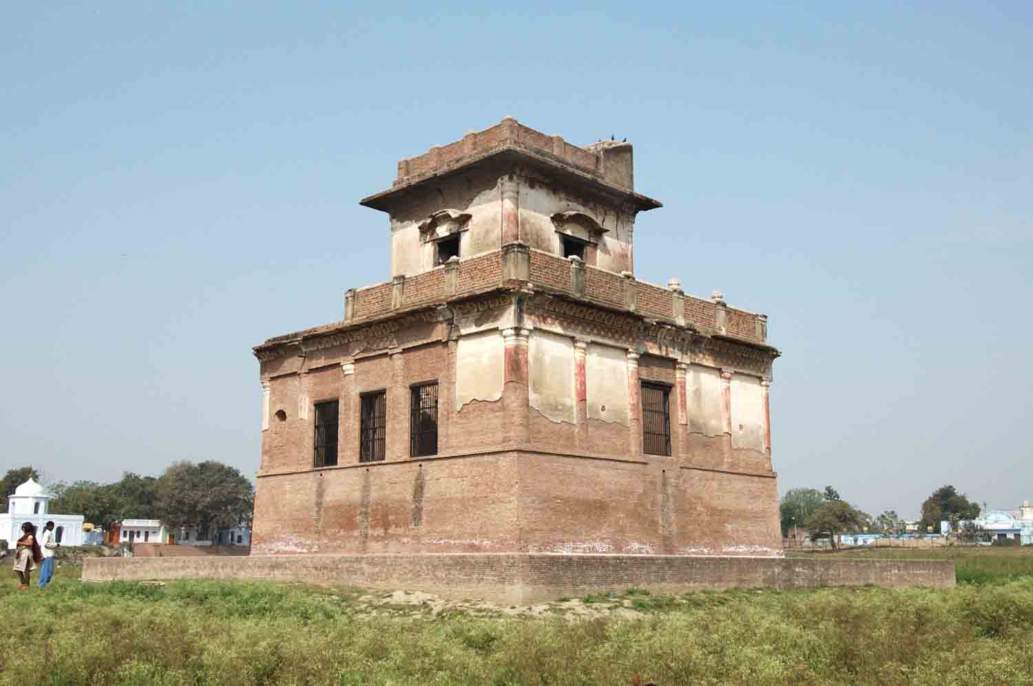 Baradari, Batala