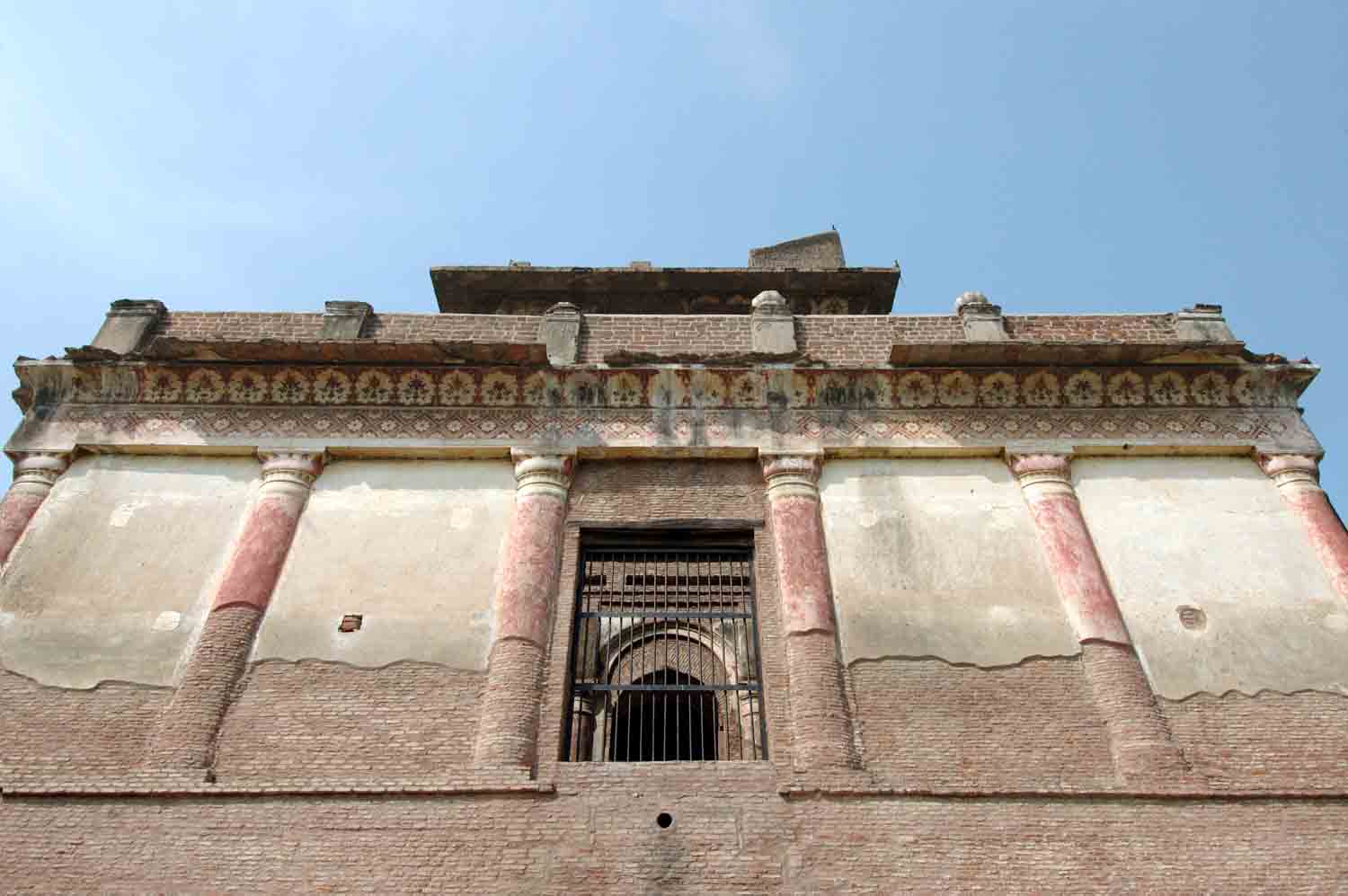 Baradari, Batala