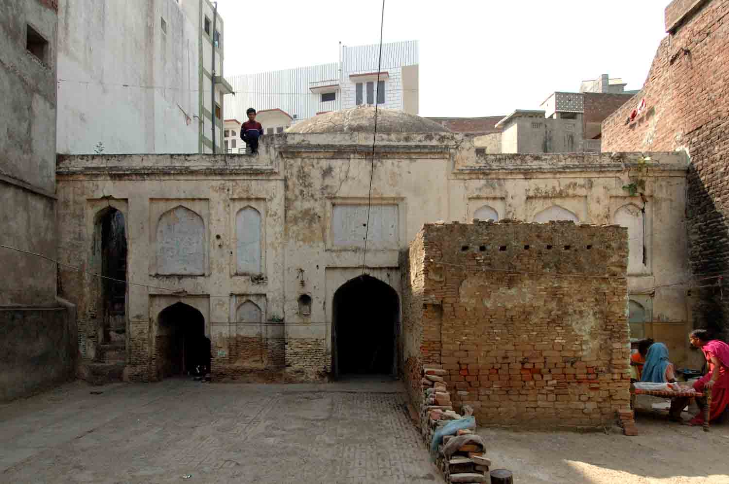 Mosques, Batala