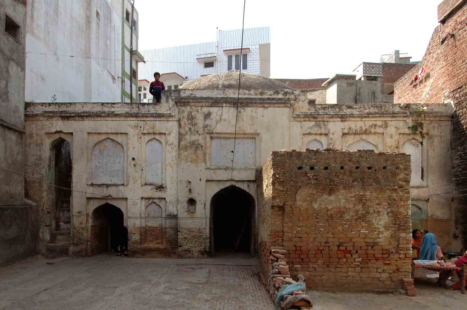 Mosques, Batala
