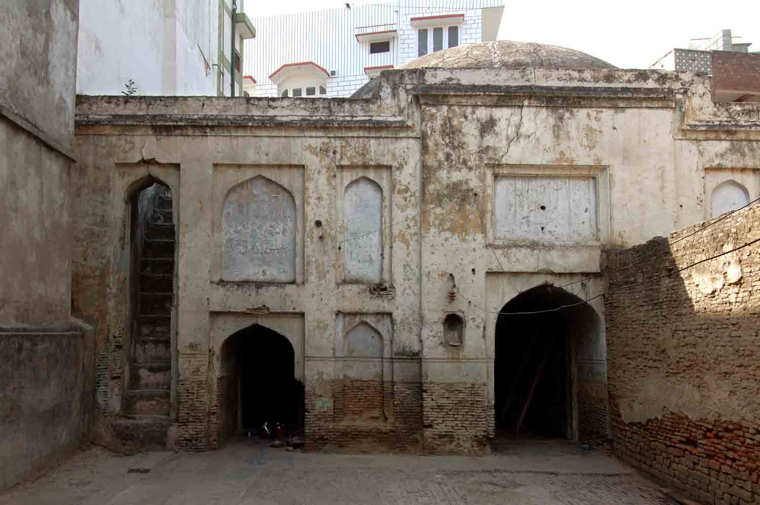 Mosques, Batala