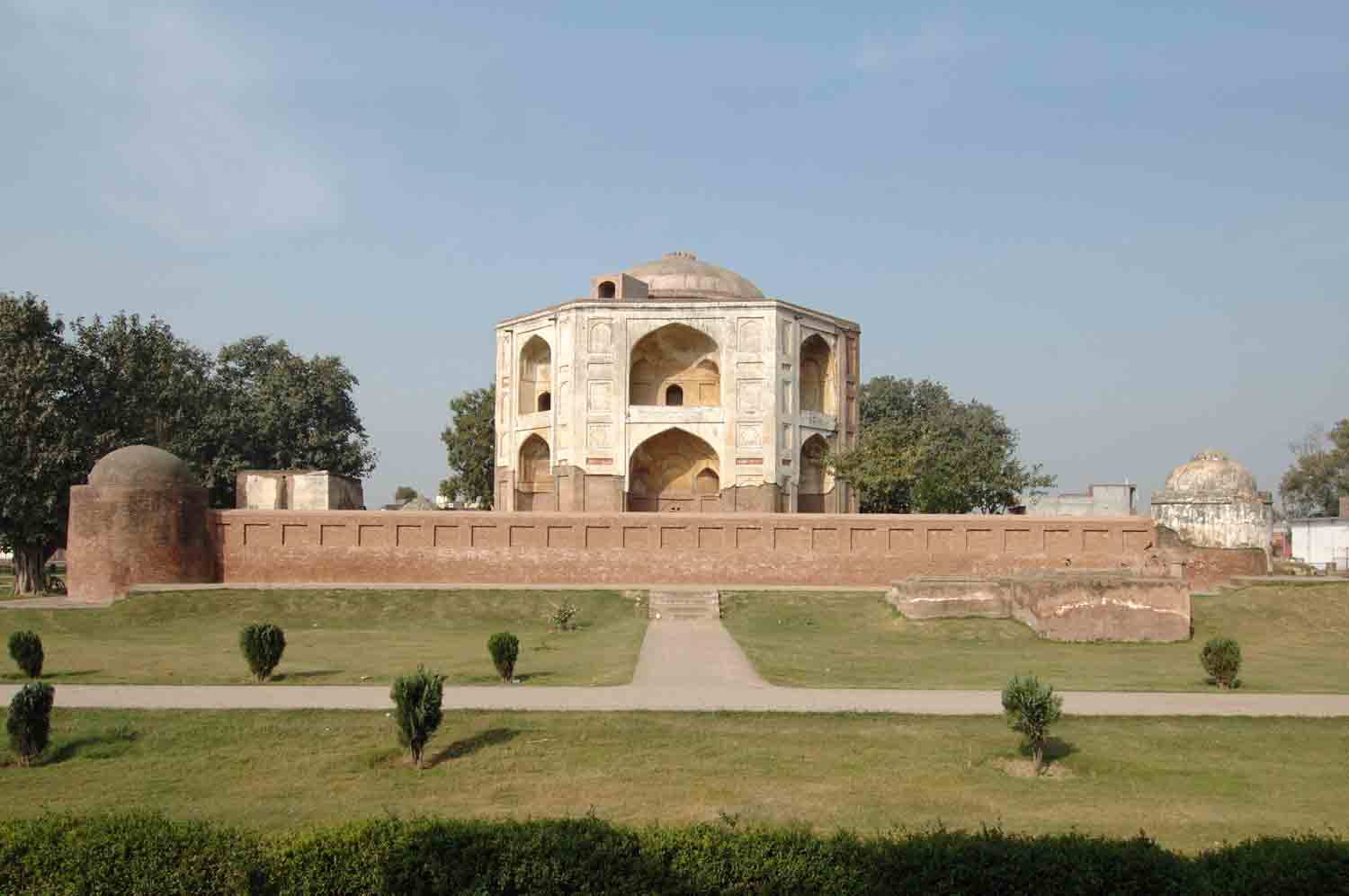 Tomb of Shamsher Khan, Batala