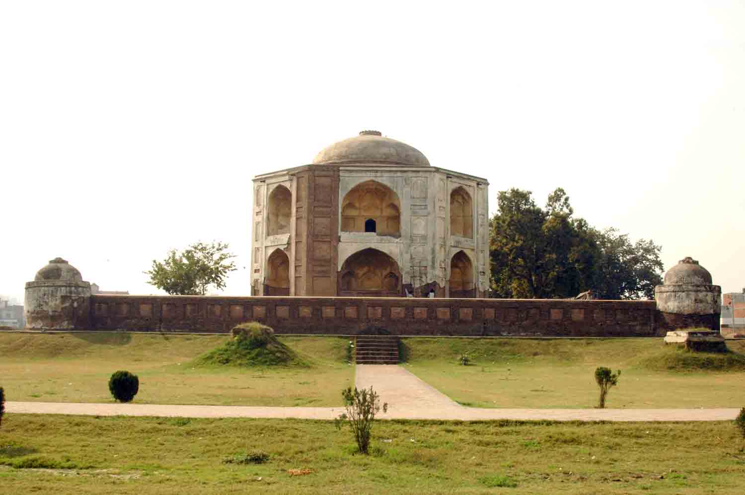 Tomb of Shamsher Khan, Batala