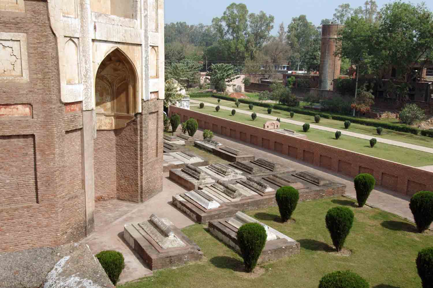 Tomb of Shamsher Khan, Batala