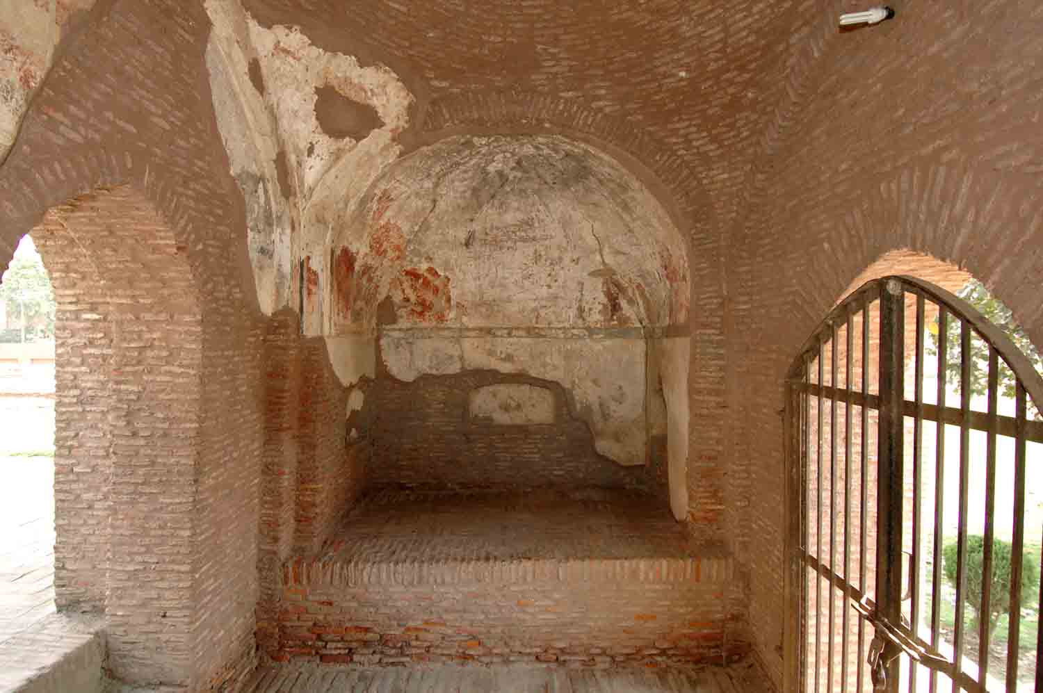 Tomb of Shamsher Khan, Batala
