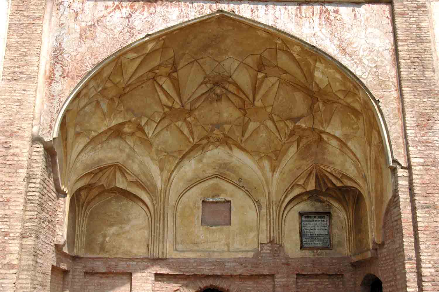 Tomb of Shamsher Khan, Batala