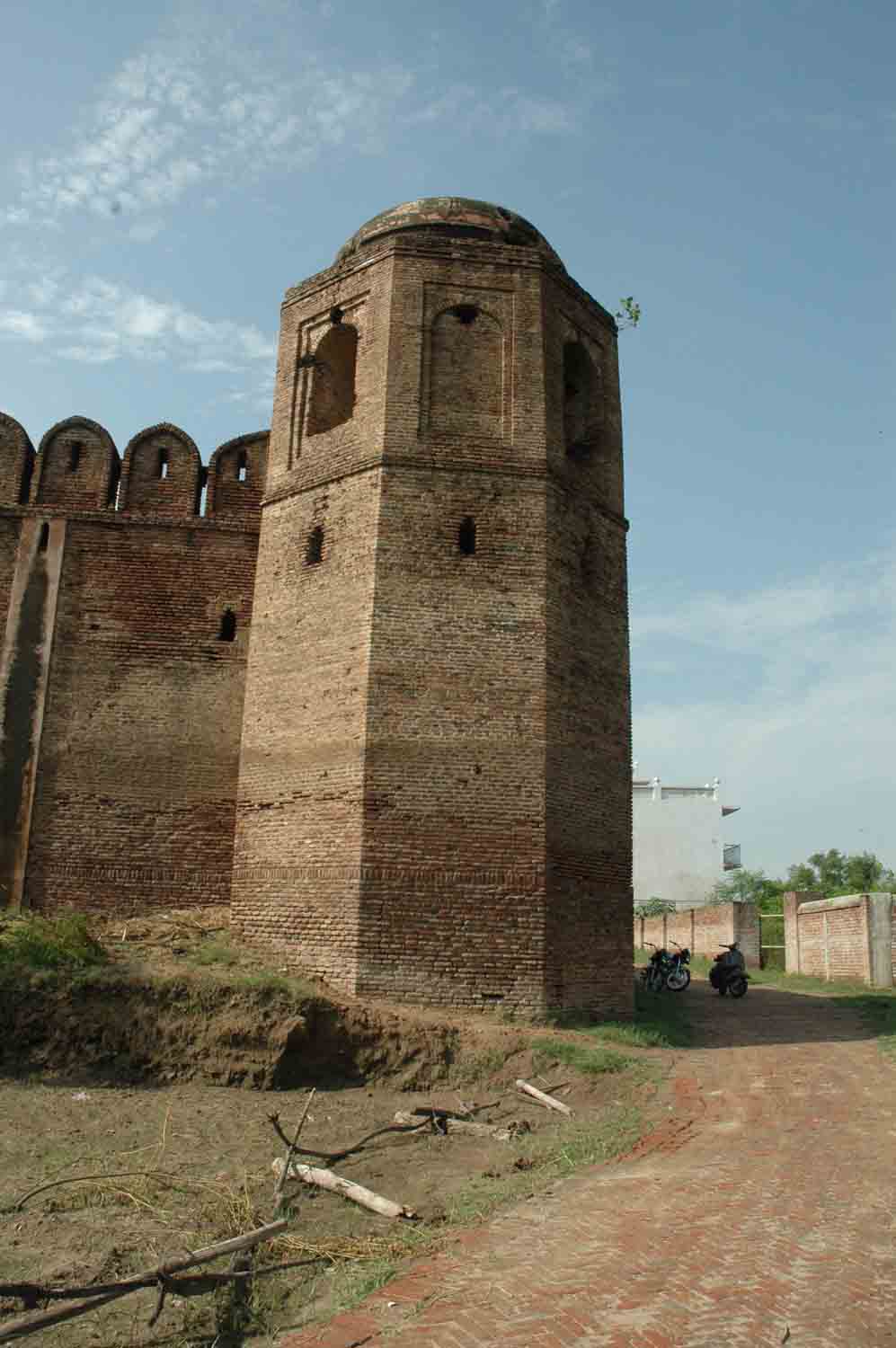 Sarai Doraha complex, Doraha (GT Road)