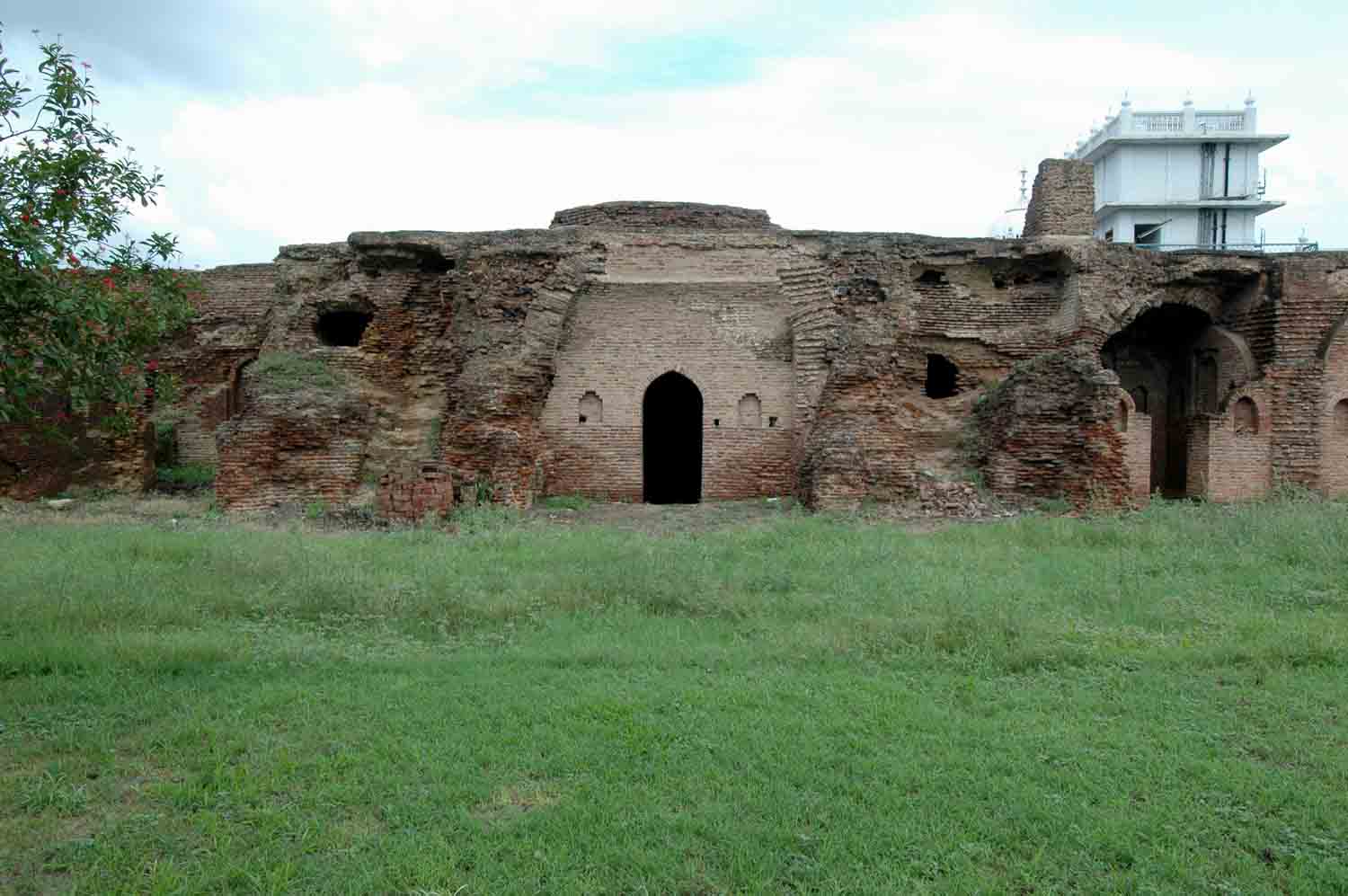 Sarai Doraha complex, Doraha (GT Road)