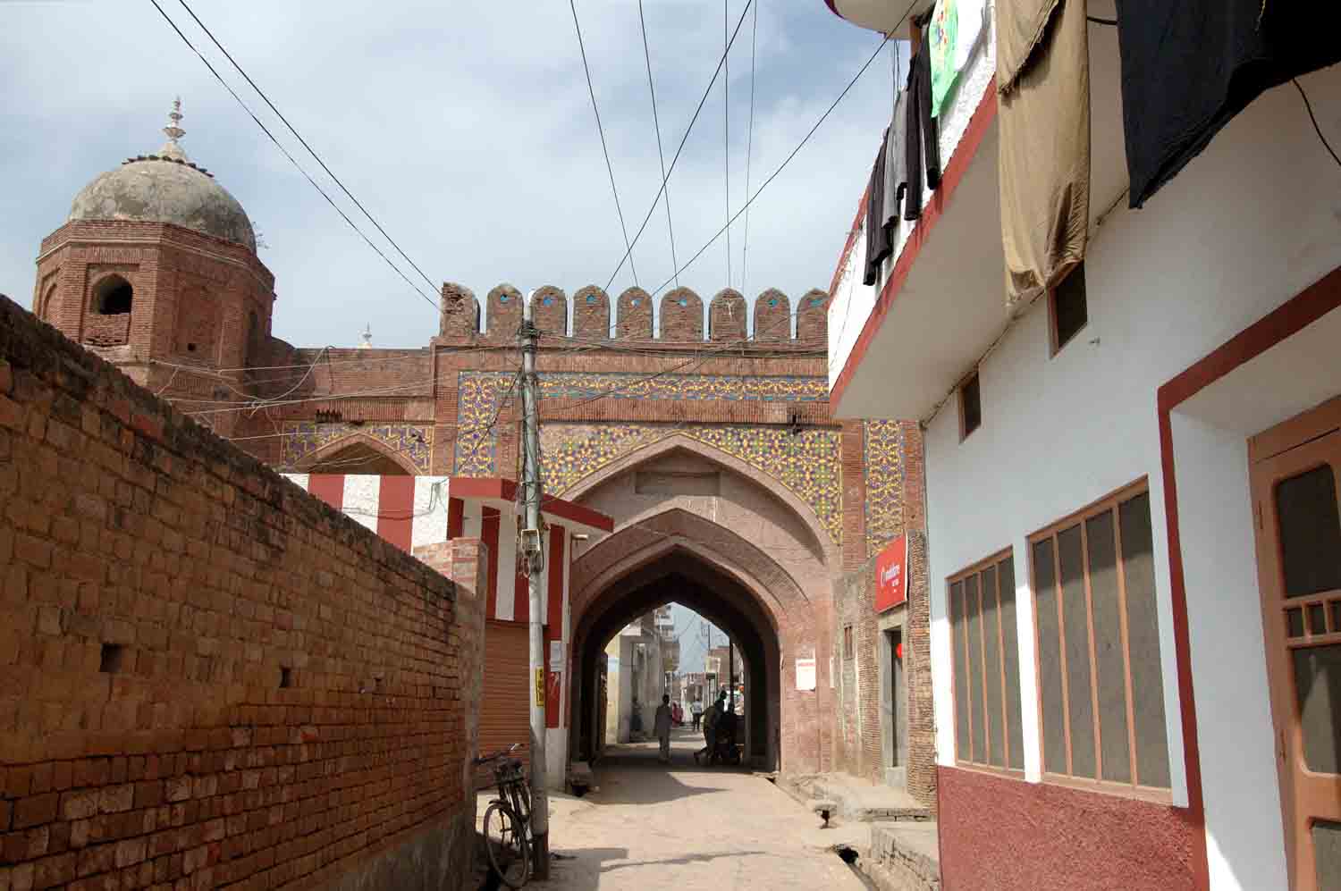 Mosque and Mughal Sarai, Fatehabad