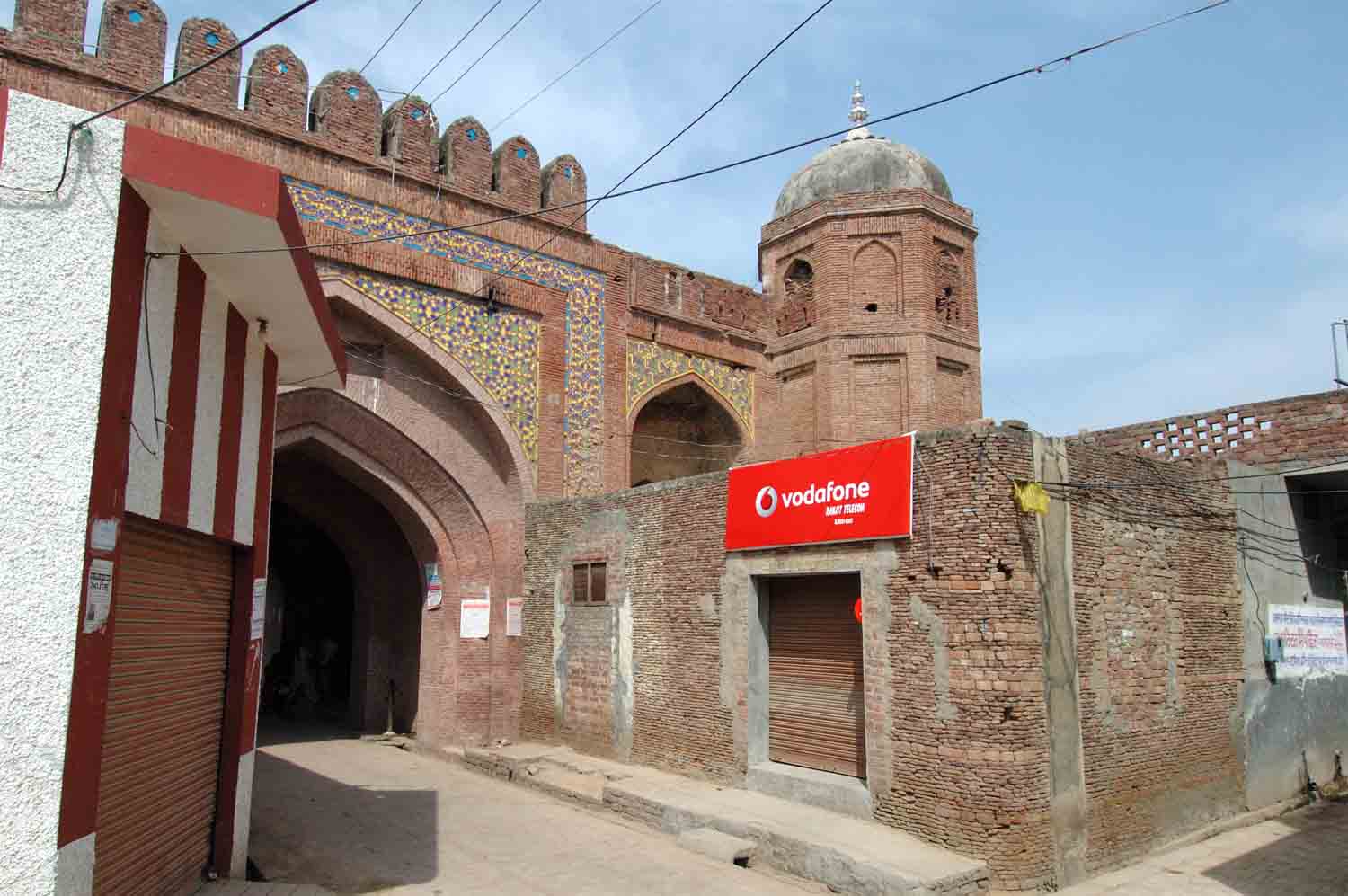 Mosque and Mughal Sarai, Fatehabad