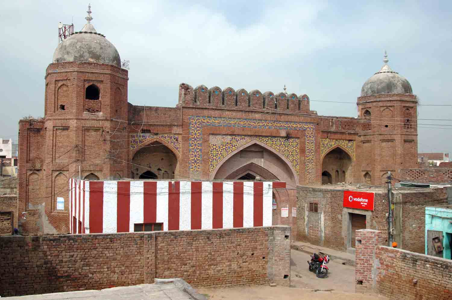 Mosque and Mughal Sarai, Fatehabad