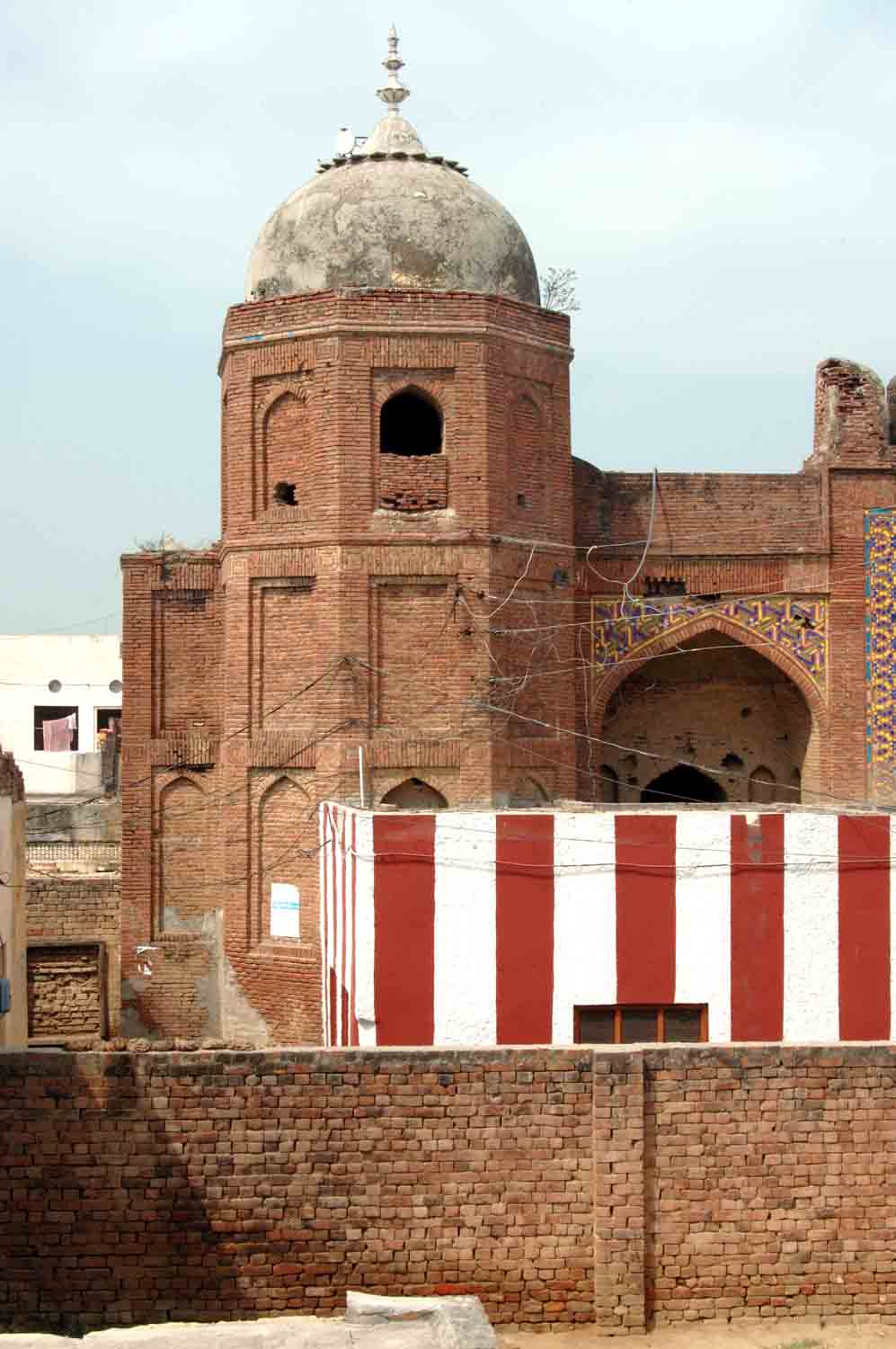 Mosque and Mughal Sarai, Fatehabad