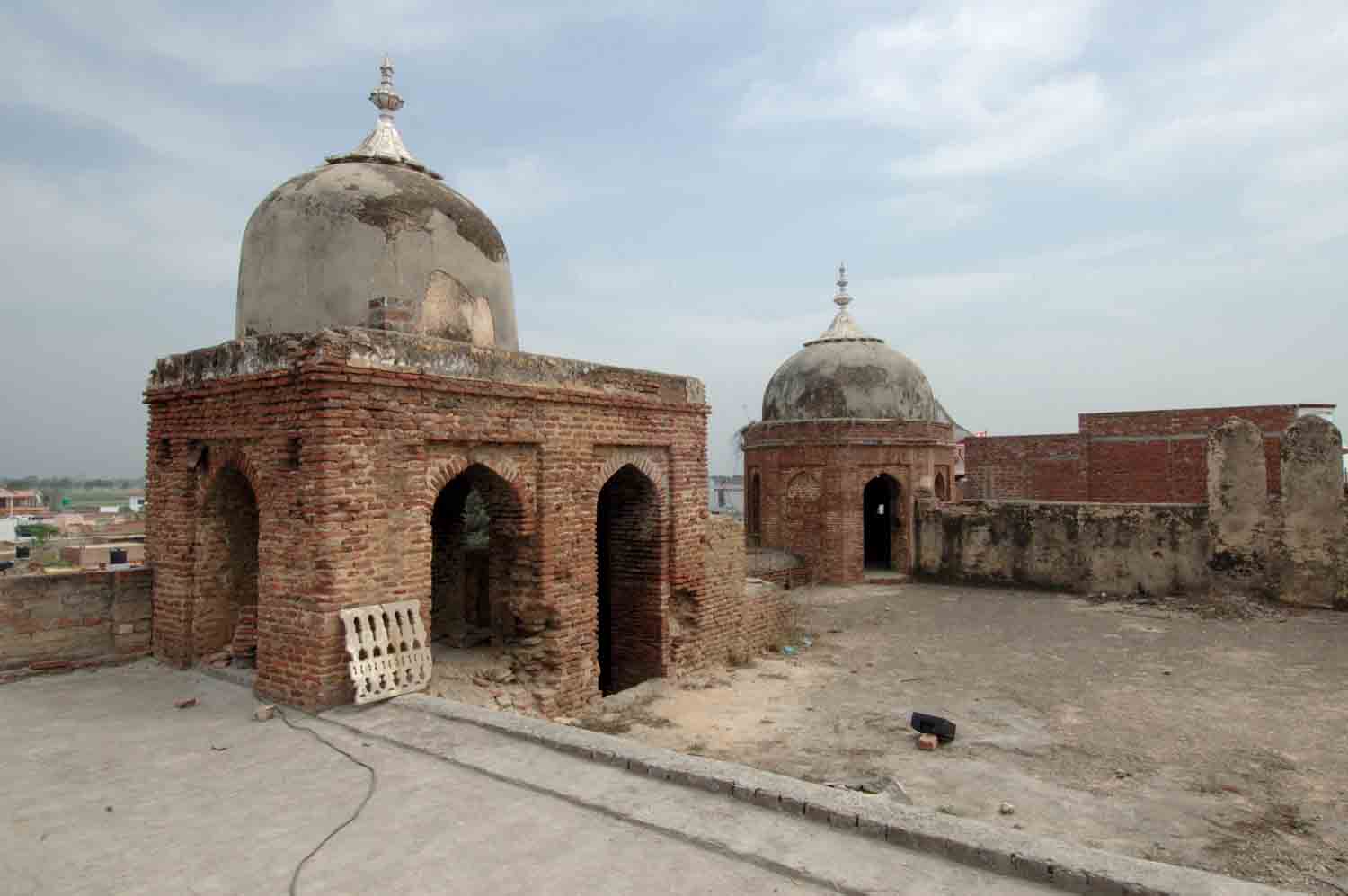 Mosque and Mughal Sarai, Fatehabad