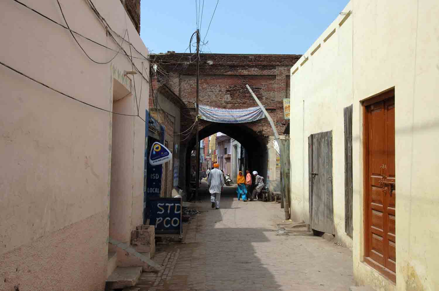 Mosque and Mughal Sarai, Fatehabad