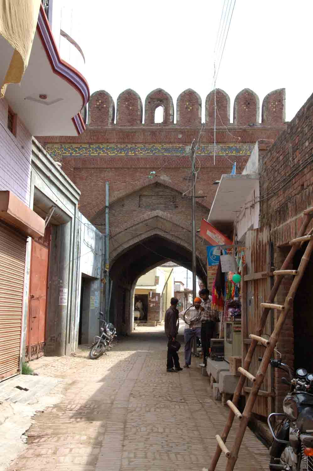 Mosque and Mughal Sarai, Fatehabad